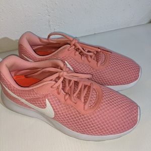 Nike Tanjun SE Sneakers Melon Size 10